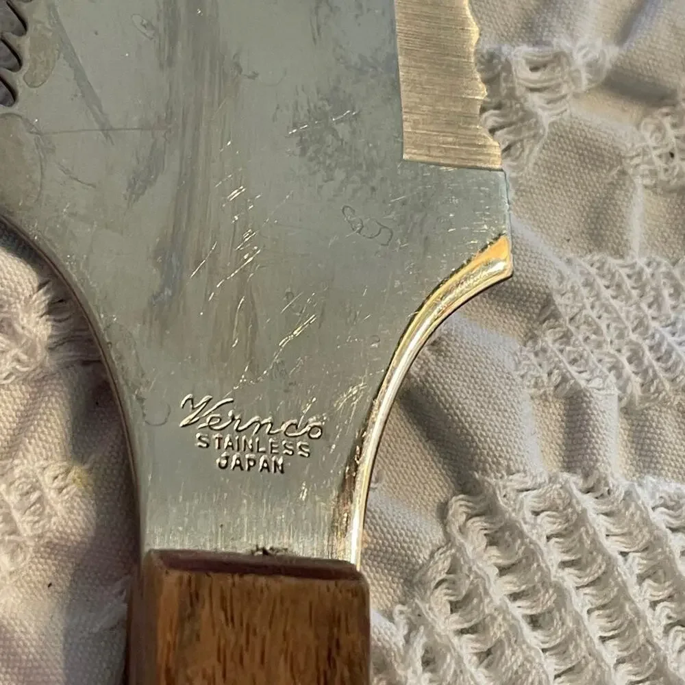 Vernco vintage double serrated cake cutter